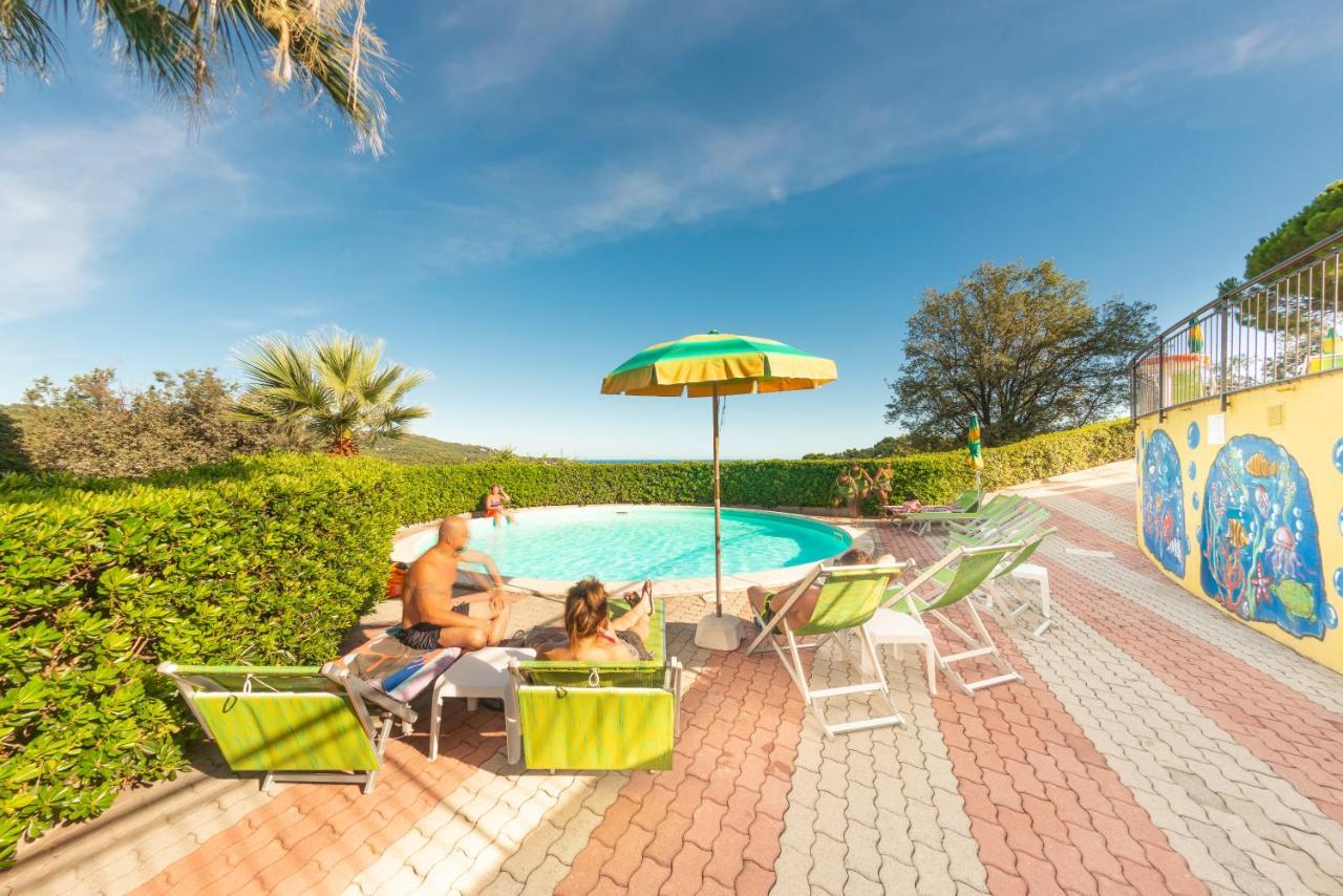 Villino Garden & Pool Hotel Marina dʼMarina dʼAndora Exterior foto