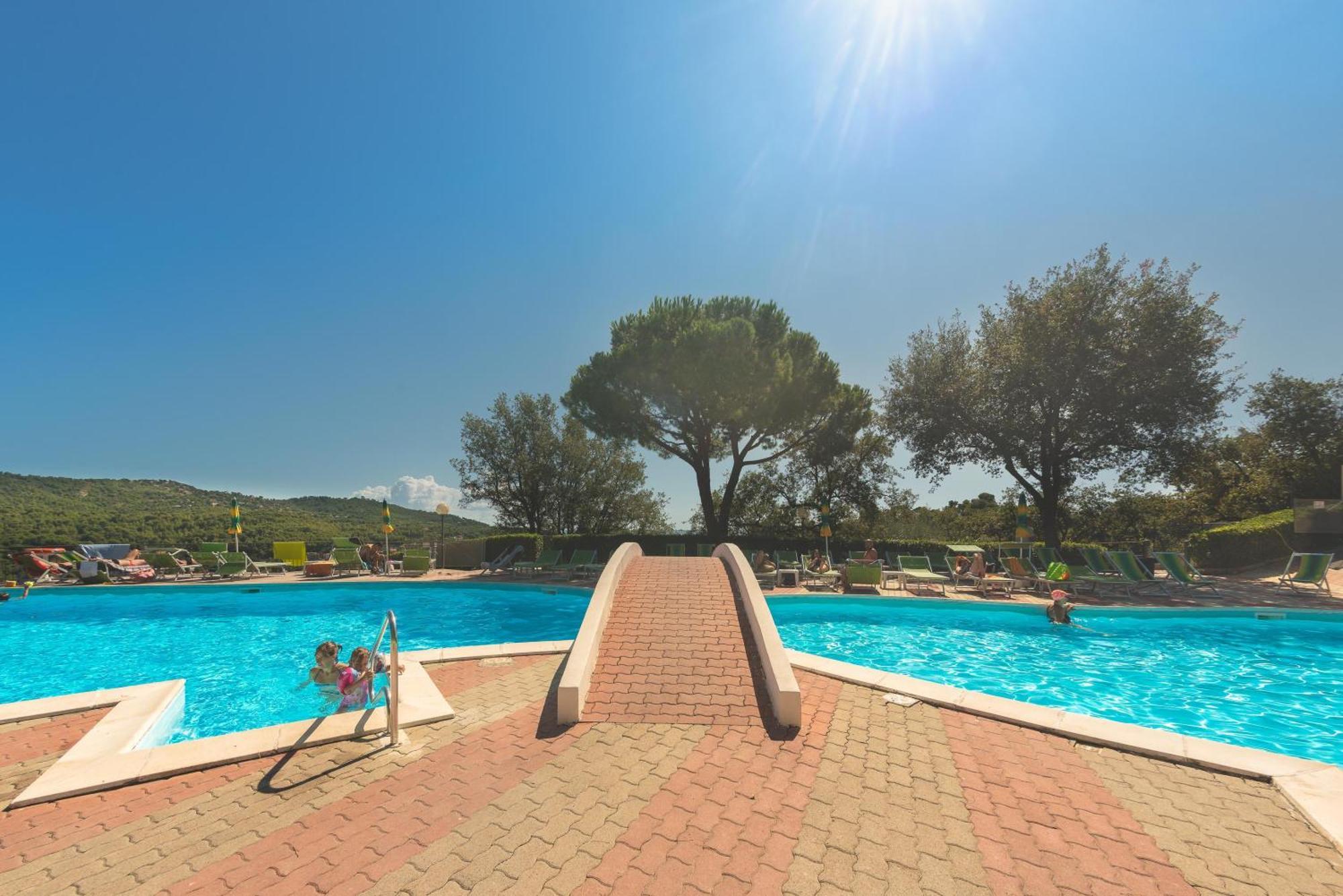 Villino Garden & Pool Hotel Marina dʼMarina dʼAndora Exterior foto