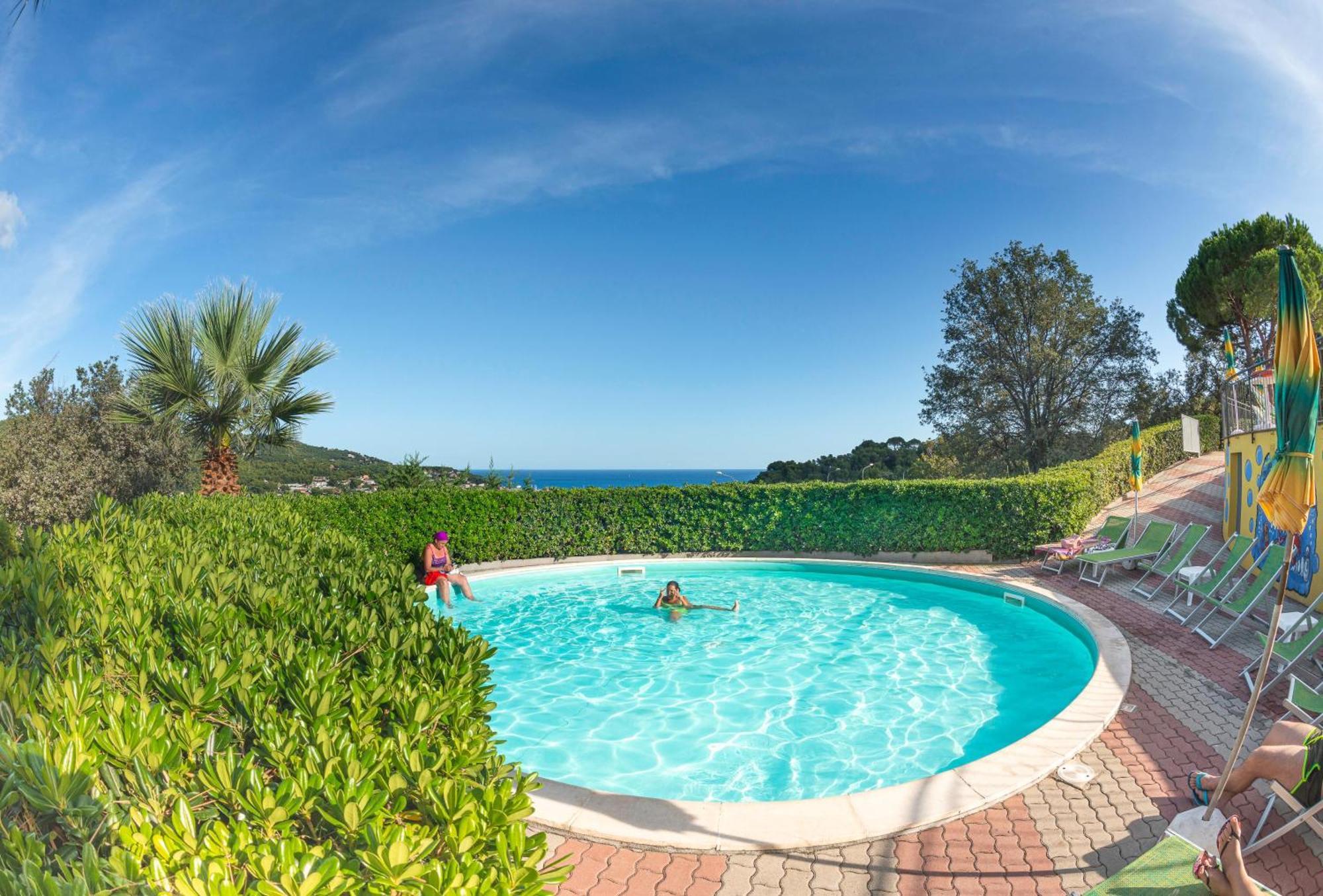 Villino Garden & Pool Hotel Marina dʼMarina dʼAndora Exterior foto